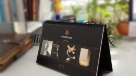 Exquisite desk calendar